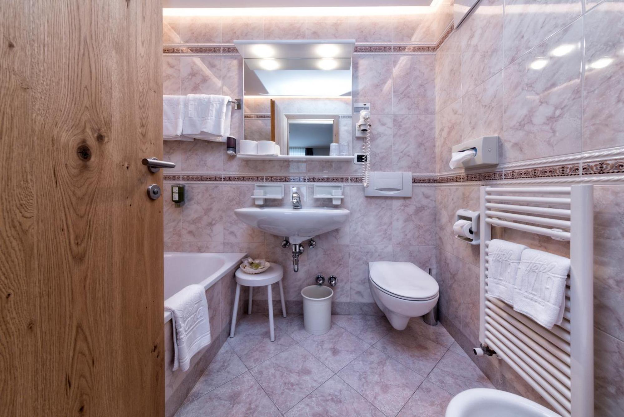 Genziana Hotel 4*